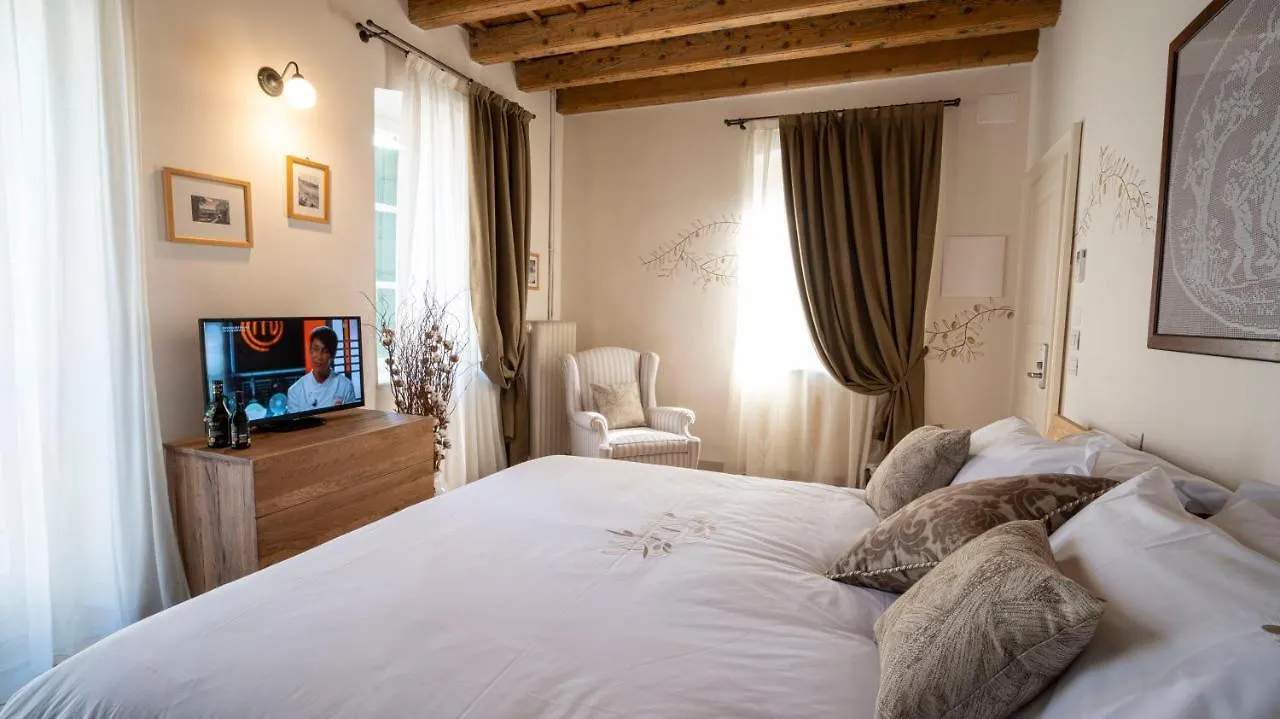 Inn Locanda Dell'Oleificio Mezzane di Sotto Italy