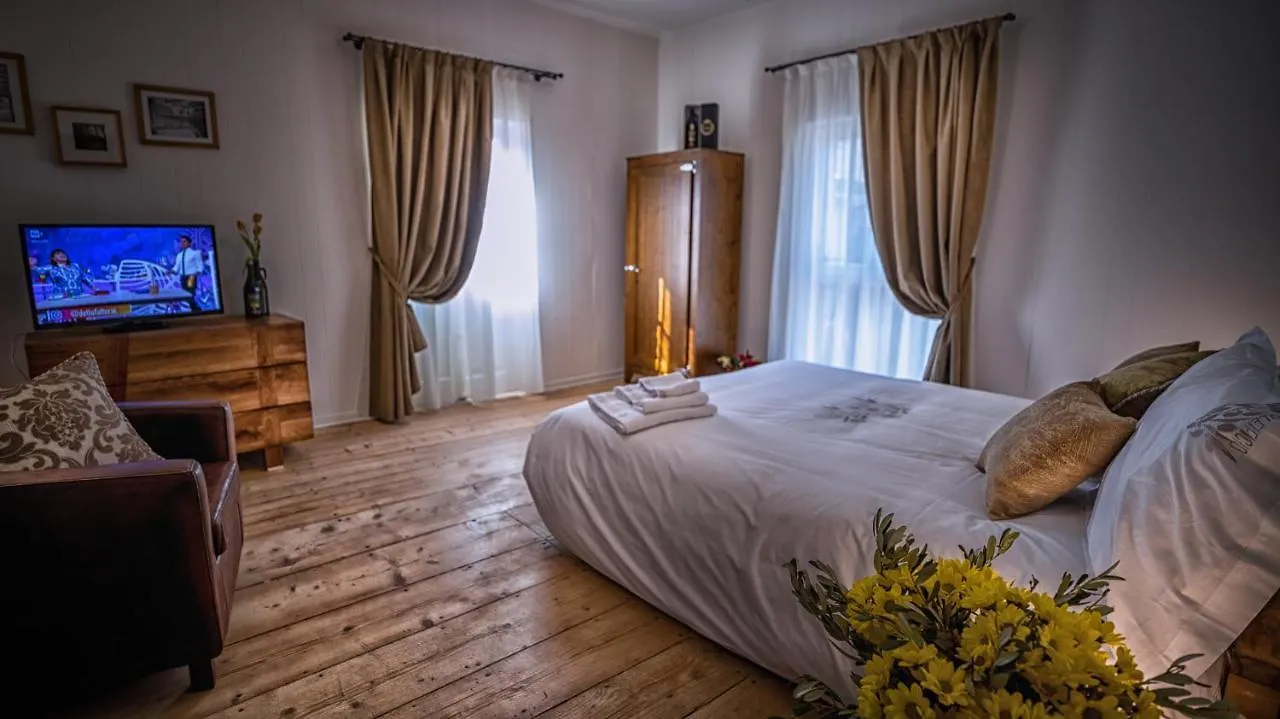 Locanda Dell'Oleificio Mezzane di Sotto 0*,  Italy